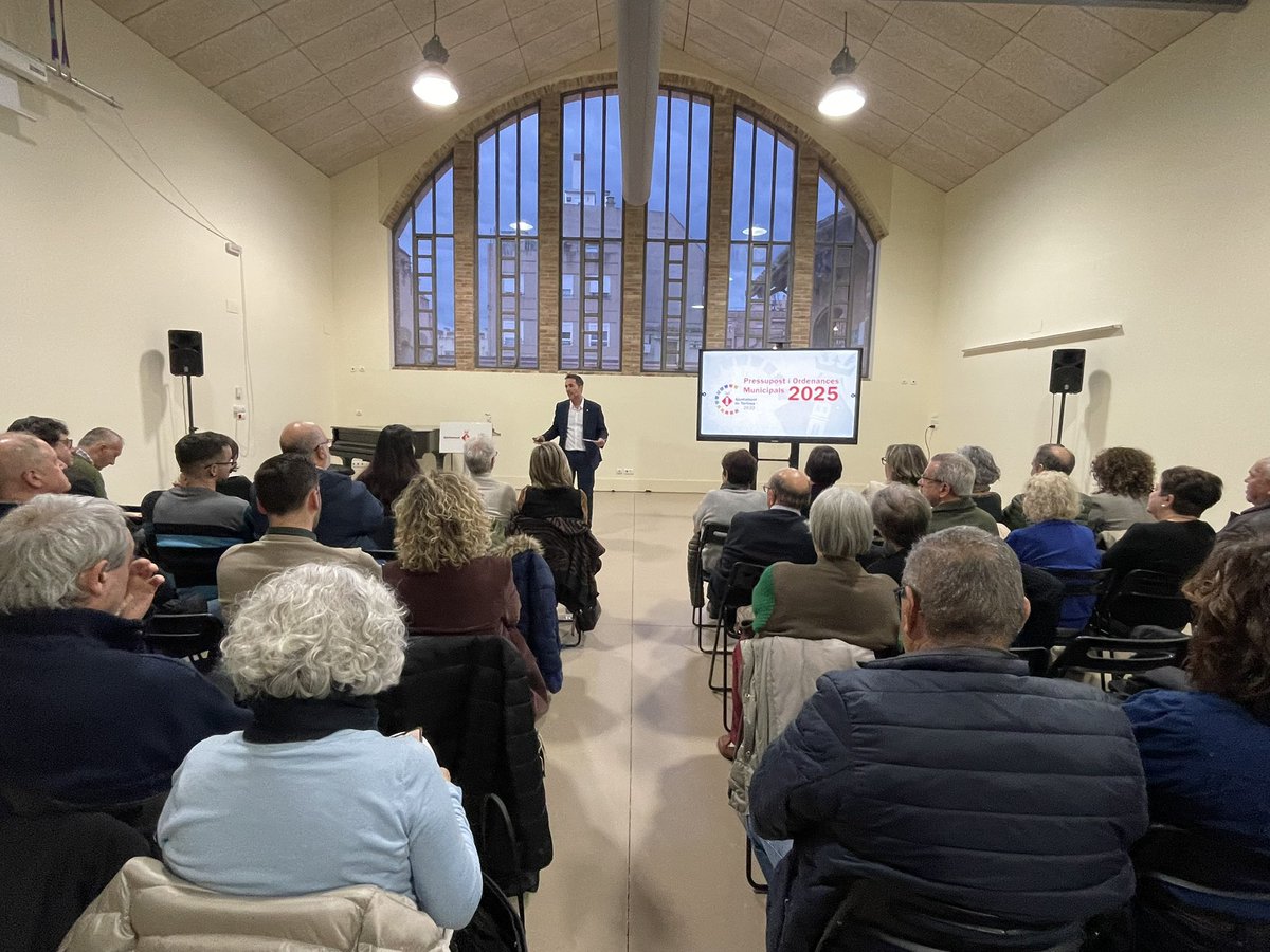 AUDIÈNCIA PÚBLICA | L’alcalde Jordi Jordan presenta a la ciutadania el pressupost municipal 2025, que puja un total de 48 milions d’euros