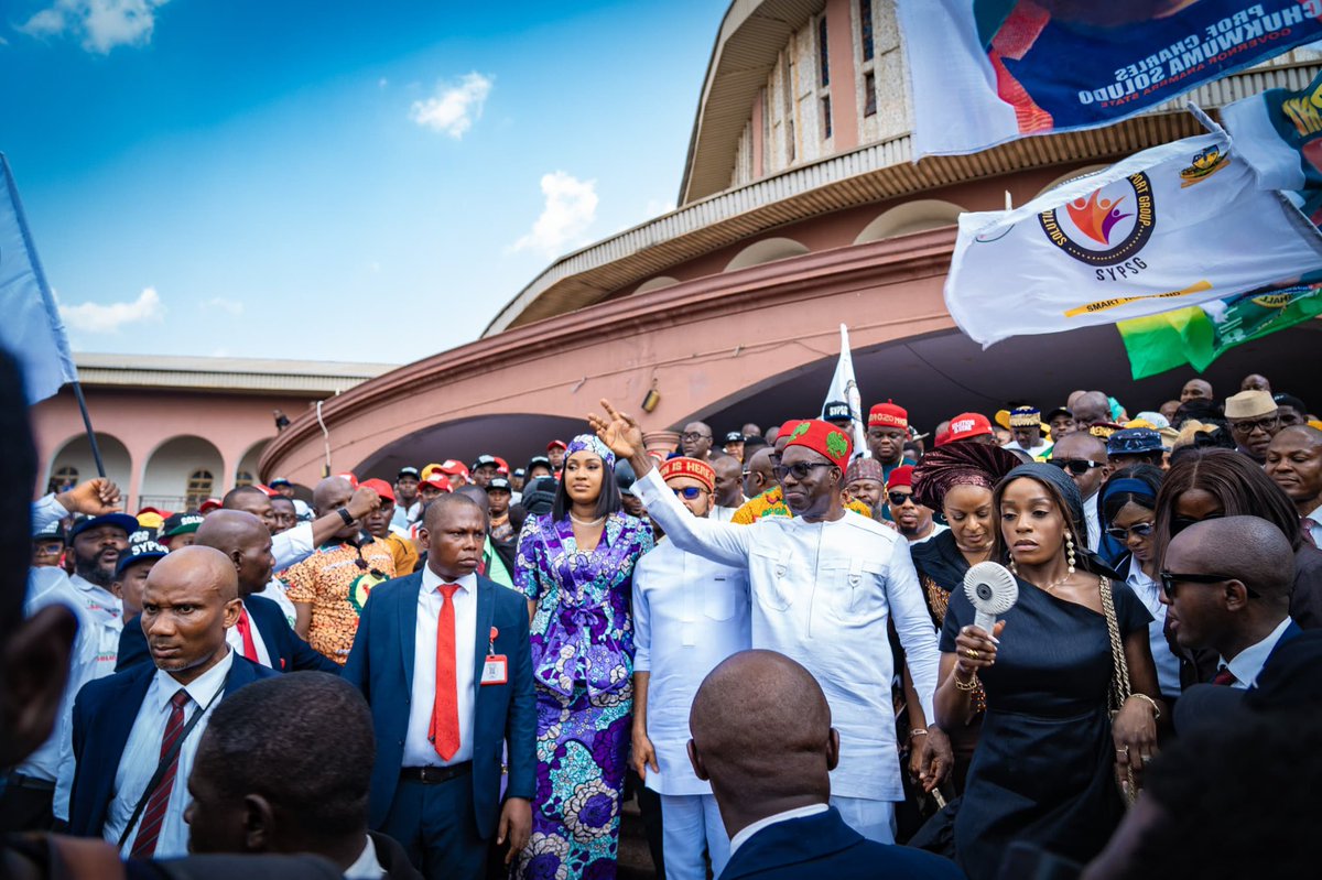 adaorasoludo's tweet image. Congratulations to my incredible dad @CCSoludo on 3 years of transformative leadership!

The vision for a livable, prosperous Anambra continues to take shape. Here’s to building, transforming &amp;amp; uplifting!

Here’s to more wins for Anambra!

#3YearsOfSoludo #SoludoSolution