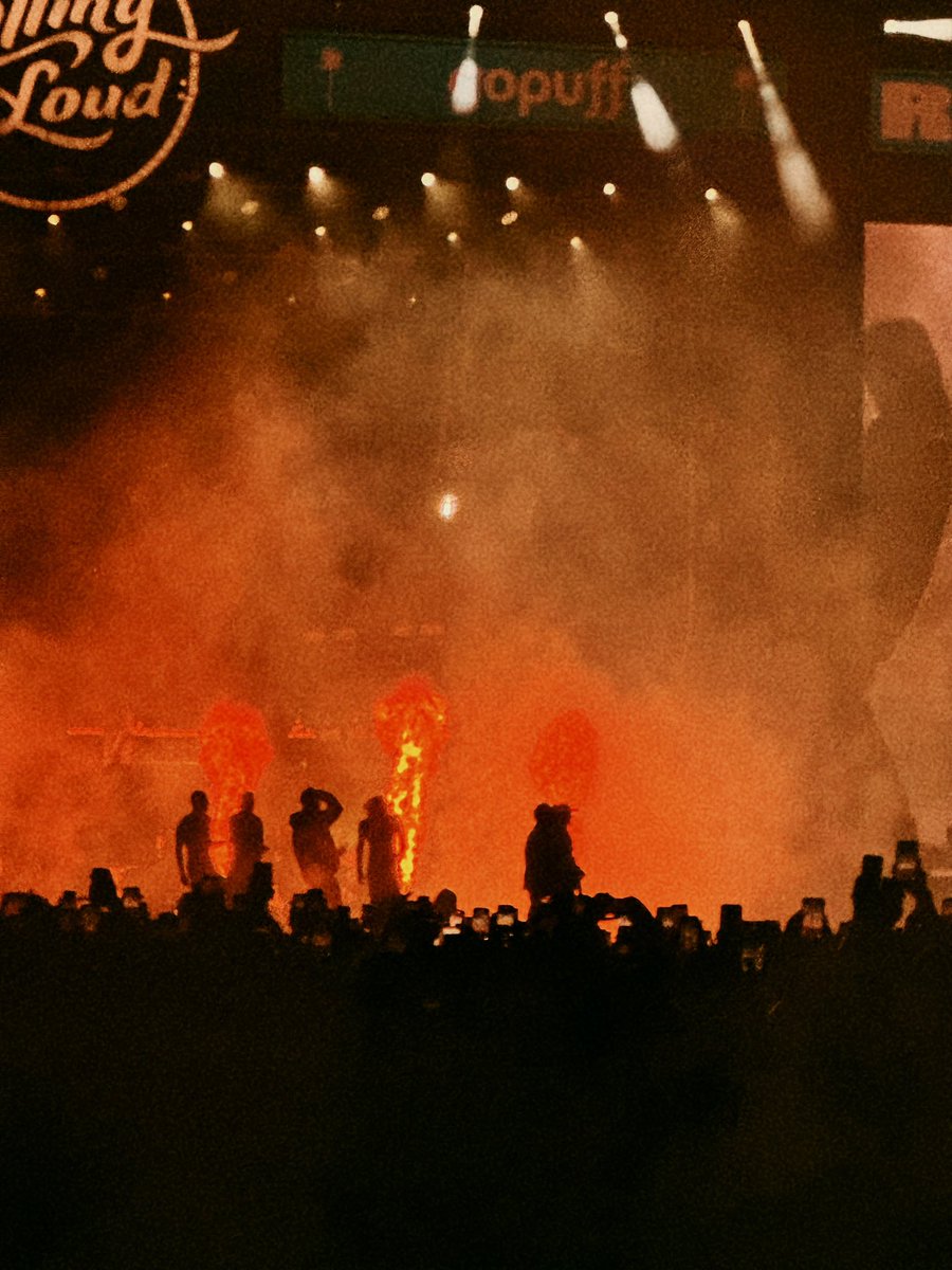 LEAKERCENTRAL's tweet photo. Thank you Carti.
#RollingloudLA https://t.co/QYWmGhOIsm