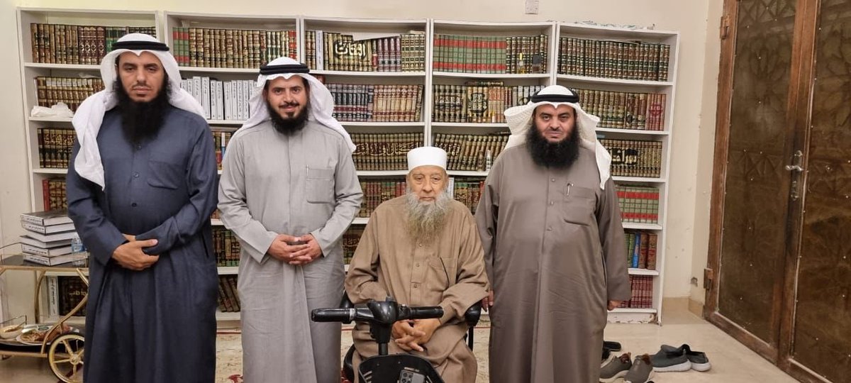 إنا لله وإنا إليه راجعون 

نعزي الأمة بوفاة الشيخ أبي إسحاق الحويني

نسأل الله أن يغفر له ويرحمه ويسكنه فسيح 

جناته  

 #ابو_اسحاق_الحويني