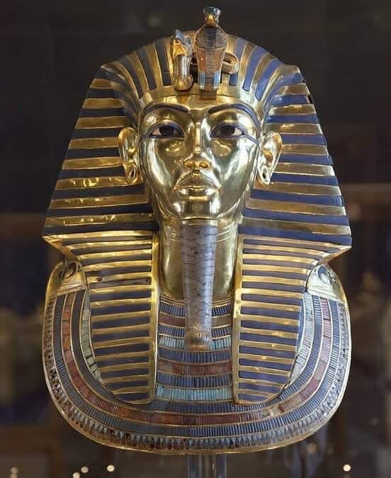 KaroftTours's tweet photo. King Tutankhamun's Golden Mask 📷📷📷

#ancientegypt https://t.co/ajK5yHW4OG