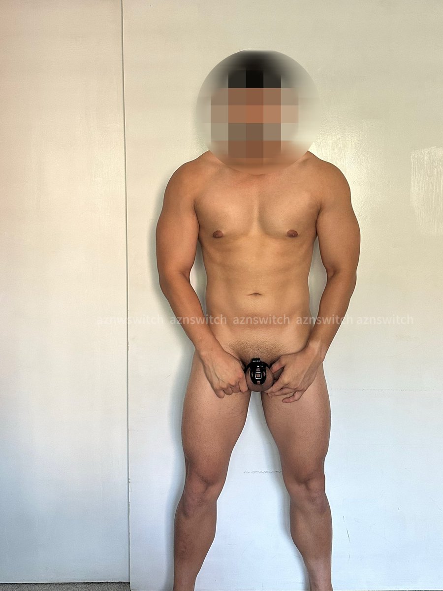 thought i’d wear something less slutty at the gym would make me feel less horny, but it didn’t. ended up frustratingly jerking my cage in the sauna after working out 🫠🔒🫠🔒

#kink3d #GayChastity #teamlocked #gaysian #gayasian #himbo #gayswitch #asianvers