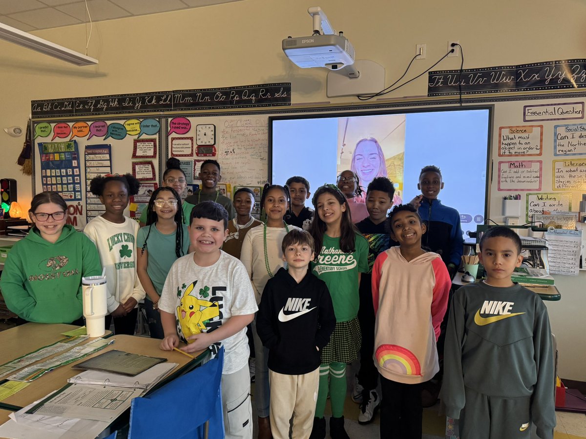 missgoldman19's tweet image. Today Officer Lee visited our class and read to us! Brooklyn McDougall also kicked off our Reading Week by wishing us good luck! @ClassroomChamps @PSDRI_Schools @PawtSchlsonRIse @PawSchCommPart @CityofPawtucket #bettergetsbetter #readingweek #guestreaders #classroomchampions