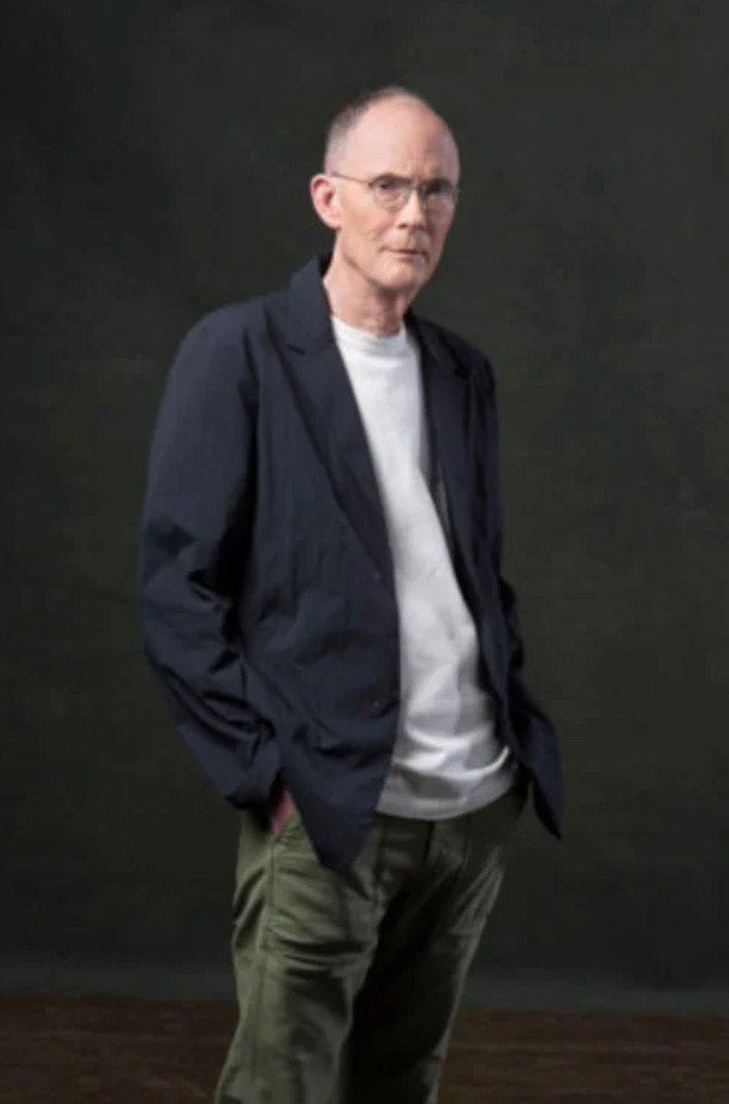 tzoveck's tweet photo. 📚 William Gibson, padre del cyberpunk, nació hoy. Su legado en "Neuromancer" y el término "ciberespacio" sigue influyendo en la cultura digital. ¿Conoces su obra? 🌐 #WilliamGibson #Cyberpunk #Literatura #Efemérides #LosLibrosDeCaronte https://t.co/9rZyfollZL