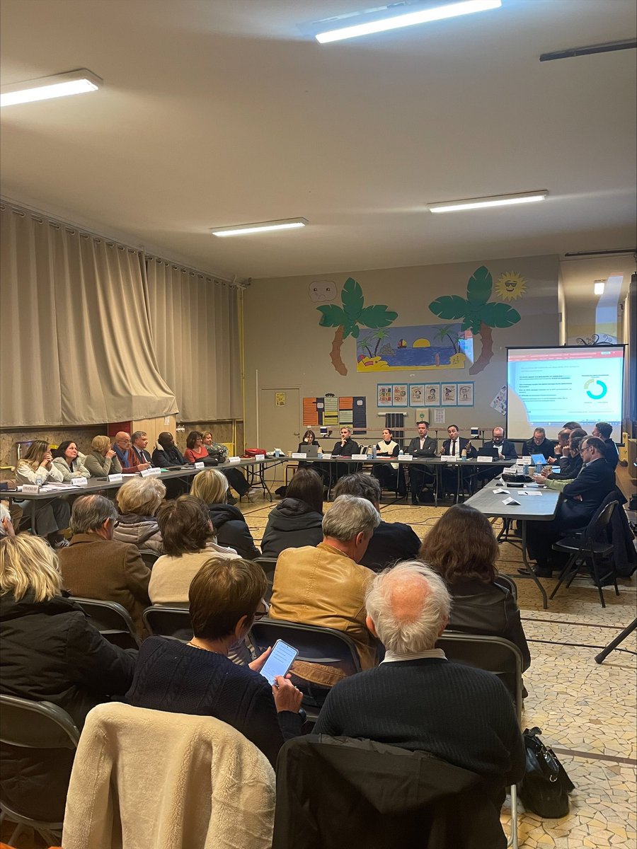 Le Conseil de quartier Georges Brassens s’est tenu ce soir pour échanger sur les enjeux de la propreté dans le quartier, les travaux de la Petite Ceinture et les services de la ligne La Traverse #Paris15