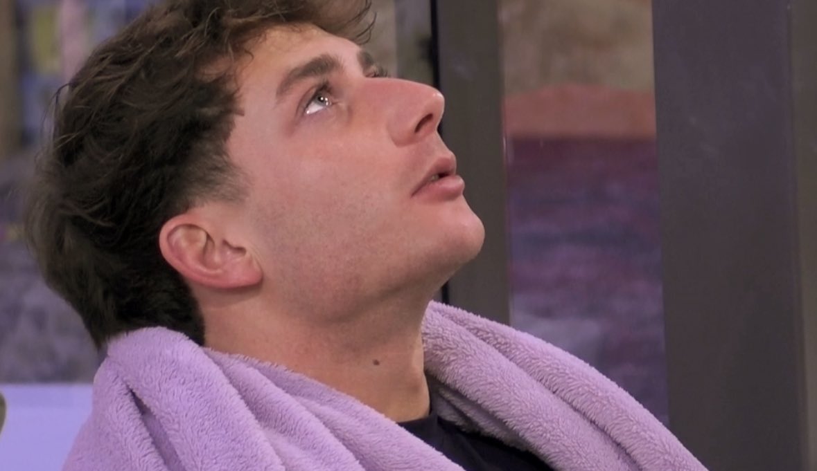 payasinaforlife's tweet photo. Oggi hanno appena eliminato il vero vincitore del Grande Fratello 😭

Che ingiustizia… 💔

#idraulichers #tommavi https://t.co/5tWVrlxKPC