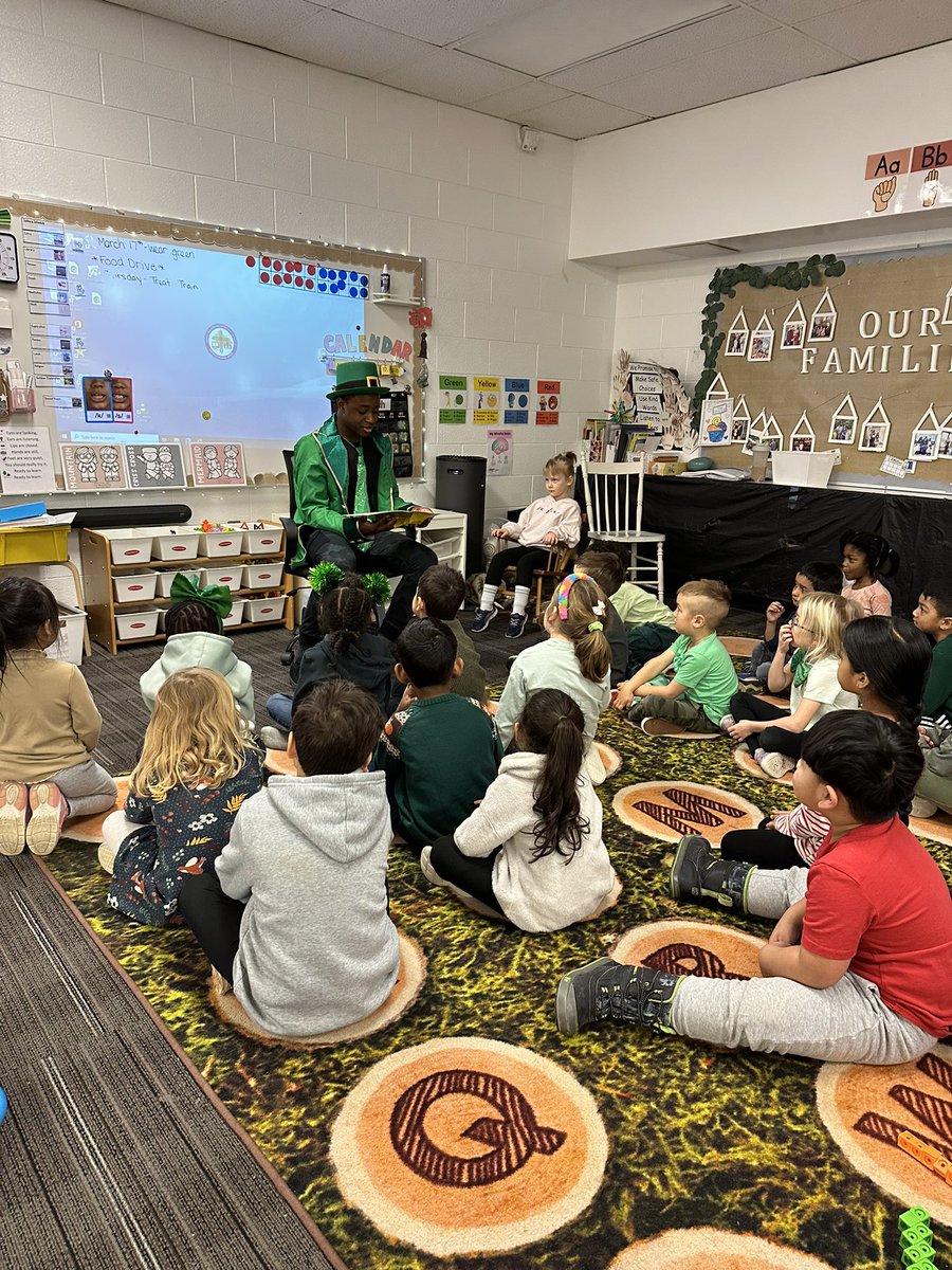 Miss.Elliott tweet media