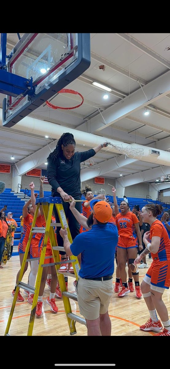 Candice Thomas tweet media