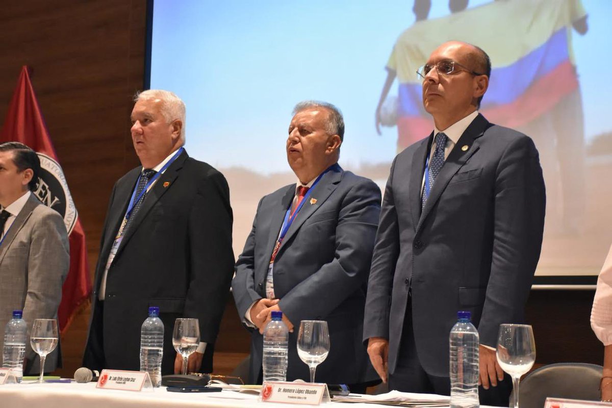 ascomdfigueroa's tweet photo. 📢 Felicitaciones al Notariado de Colombia y Ecuador por un evento ejemplar 🇨🇴🇪🇨🌎 https://t.co/owBvKlTkqr
