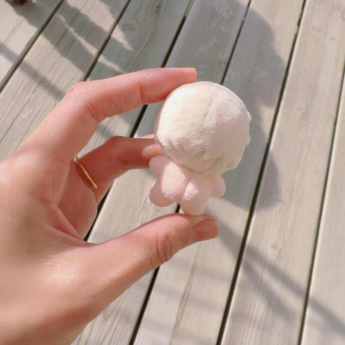 海星型ぬいちゃうまれました😍とーーっても小さいのにお尻がちゃんとあってなんてかわいい🥹🍑🫶　サイズ感可愛すぎてもっと作りたいです✊✨

型紙　ずんさん(<a href="/subzun4623/">さぶずん@創作BL系ぬい作家</a> )
お洋服の型紙までありがとうございます！！