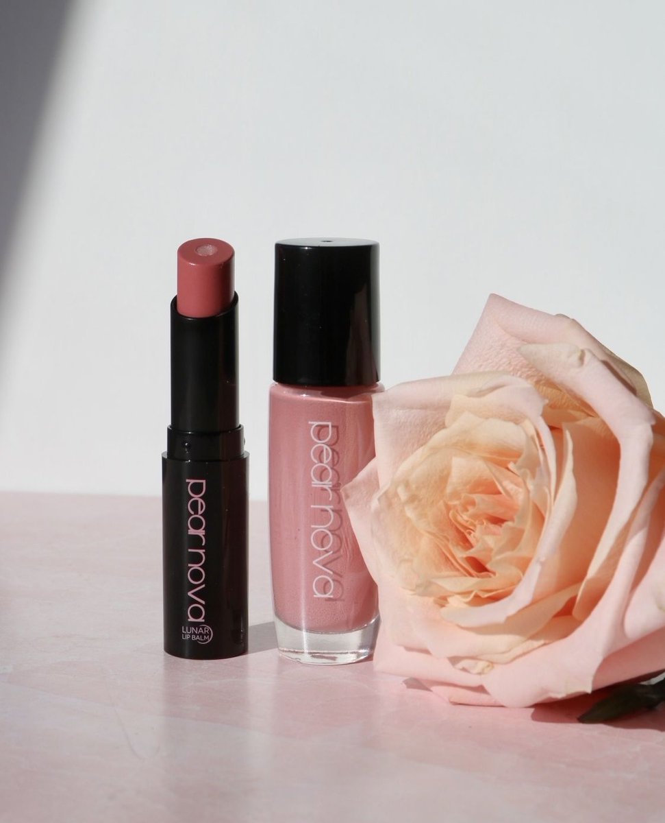 Serving pretty in pink from tips to lips 💫 Our Infinity lip balm and Mood Bloom nail lacquer are the perfect duo for a soft, glowing vibe that’s oh-so-effortless. Because why should your nails have all the fun? 😉💅🏽💋