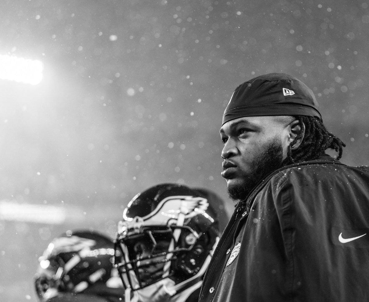 _EagleTimes's tweet photo. This picture of Jalen Carter in the snow 🥶

#FlyEaglesFly https://t.co/nYJ68G7FmT