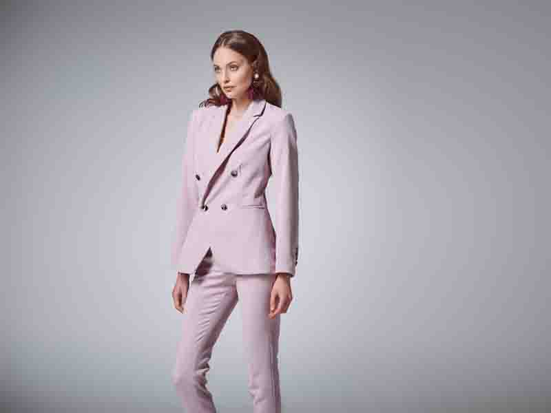 thermaiko.eu/gynaikeia-kost… Γυναικεία κοστούμια: Χρώματα και υφές που θα κυριαρχήσουν την άνοιξη 2025 #Helmi <a href="/mediacubegr/">MEDIACUBE</a>