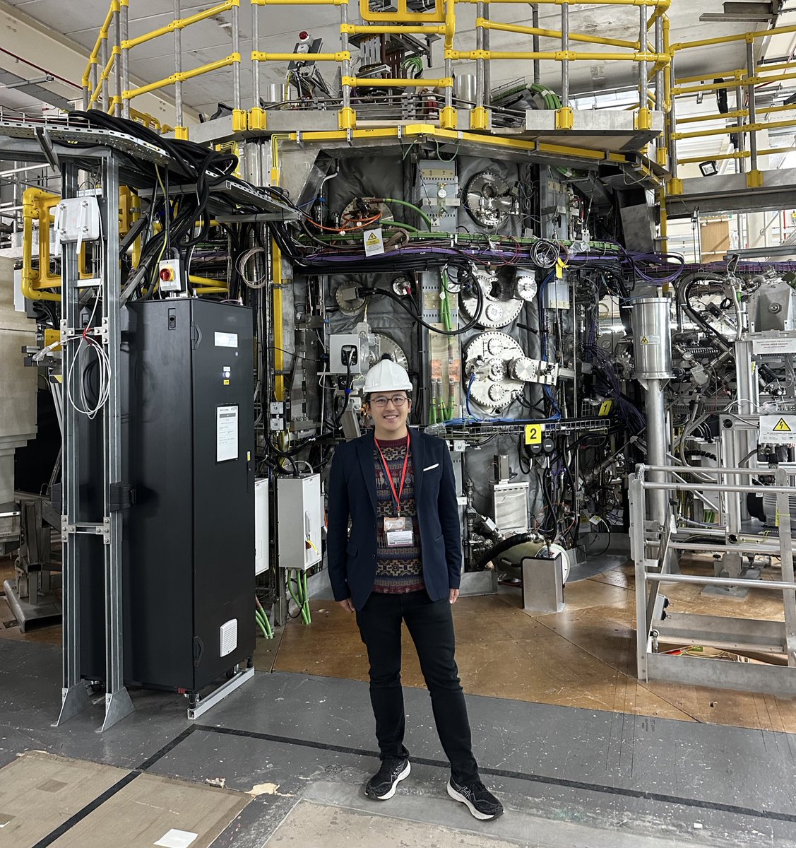 kennethlee897's tweet photo. MAST Upgrade tokamak at @UKAEAofficial , research visit under the EUROfusion (@FusionInCloseUp) collaboration on the physics of alternative divertors #fusion https://t.co/oJBwWt0HL8