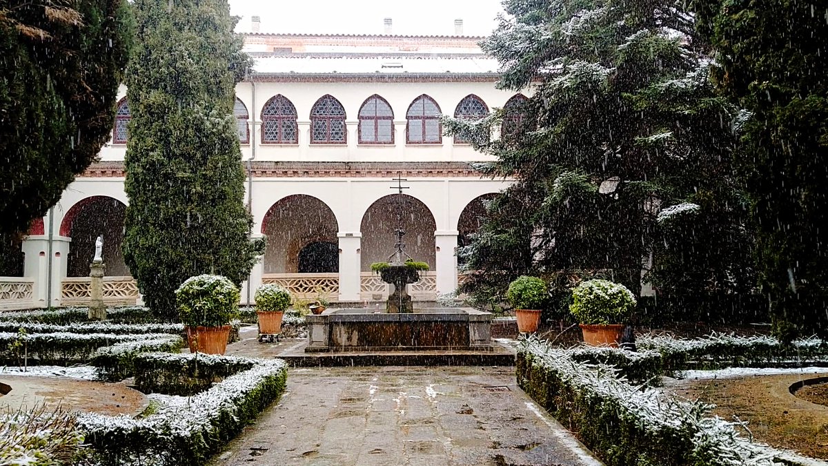 DaniElefantman's tweet image. Nevando en Segovia  Monasterio del Parral #monasterios #Segovia #Elparral #hacerfotos