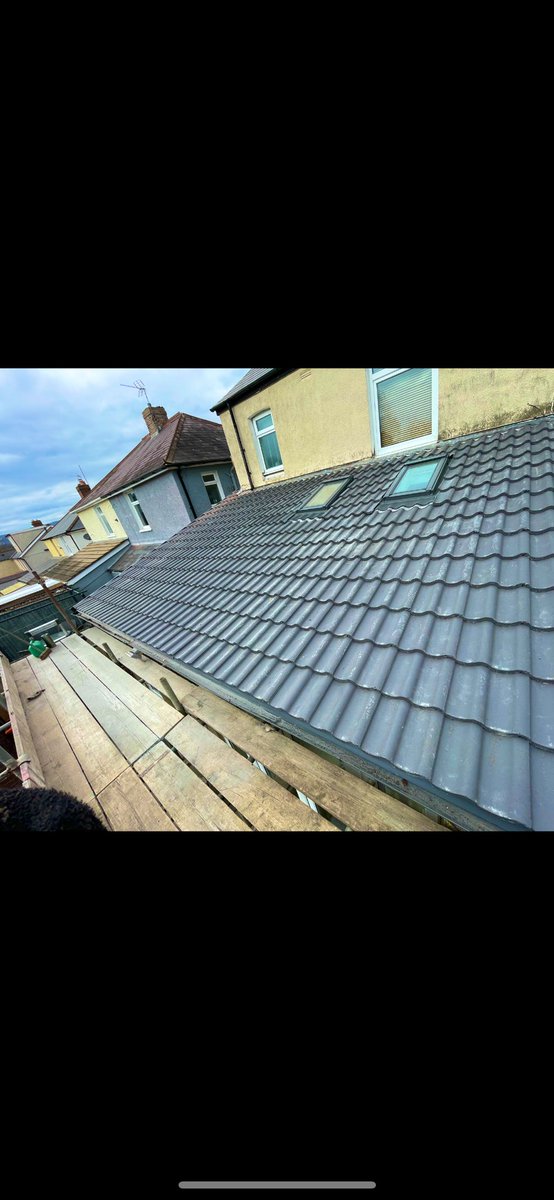 RWHRoofing65's tweet photo. Low pitch Marley Mendip tile 🔨 https://t.co/gmQJwitGc4