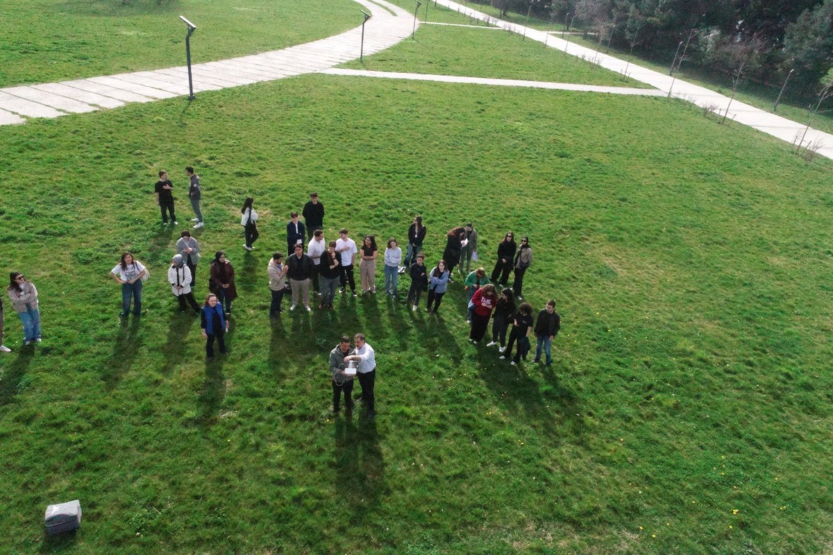 Çok keyifli ve bilgilendirici bir eğitimin ardından İnsansız Hava Aracı Ticari Pilot Sertifikası almış bulunmaktayım 👩🏻‍🎓 Prof. Dr. Burak Akpınar Hocama çok teşekkür ediyorum