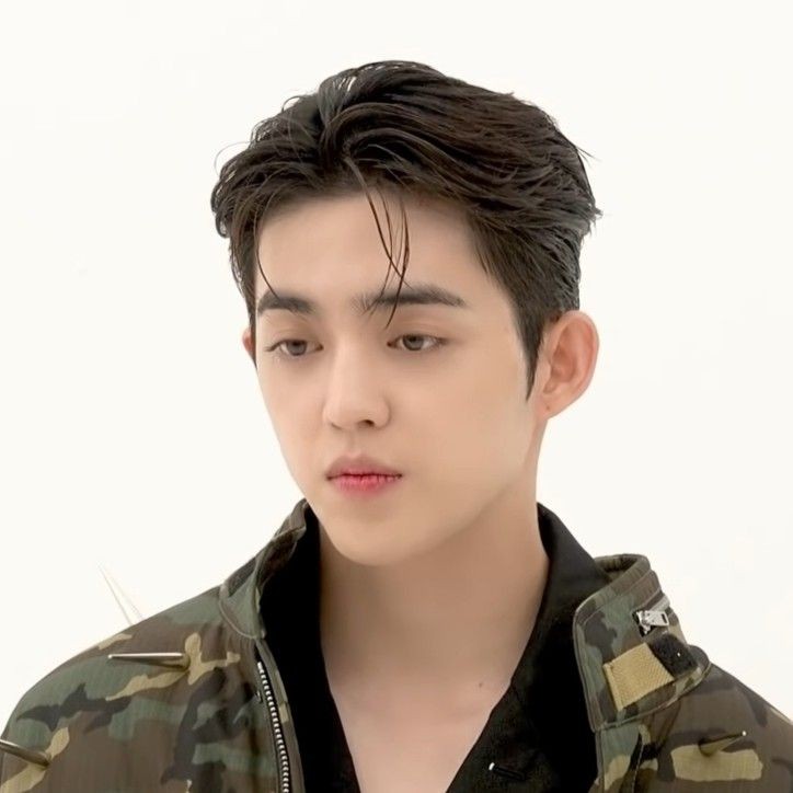 WITH BANGS                       WITHOUT BANGS