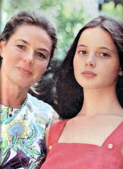 TheCinesthetic's tweet image. ingrid bergman with her daughter, isabella rossellini
