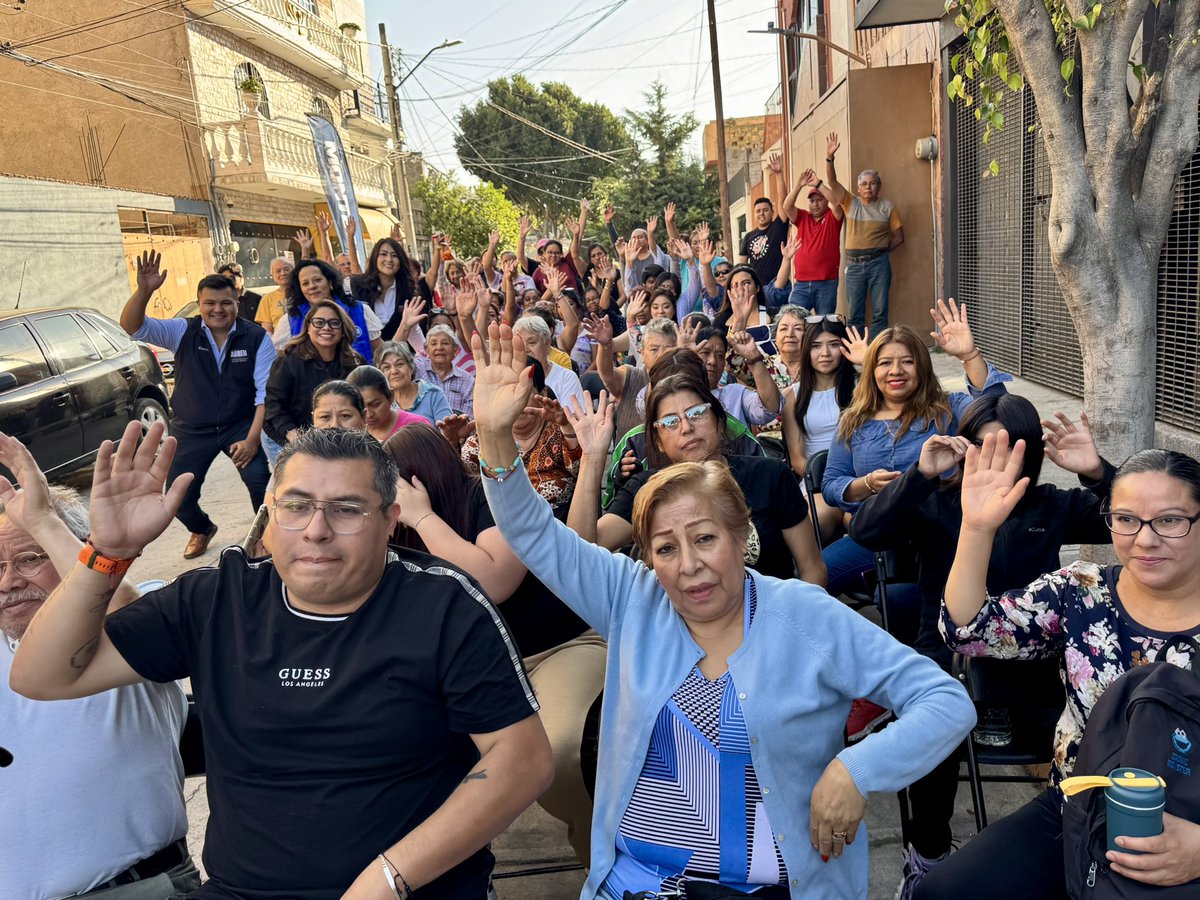Claudiamontesol's tweet photo. Llegué a La Martinica para saludar a mis vecinos  y escuchar las problemáticas de la colonia. 

¡Mi equipo de trabajo y yo, siempre estamos listos para apoyarlos en lo que necesiten! https://t.co/DjIQTe7pkX
