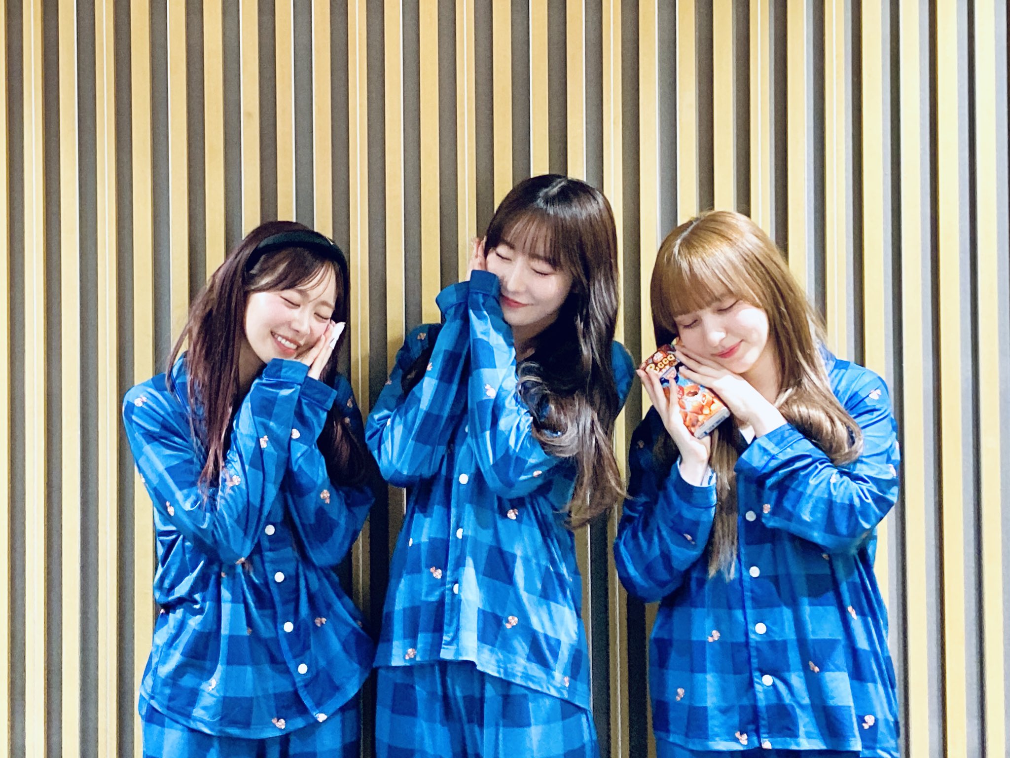 17LIVE（イチナナ） on X: 