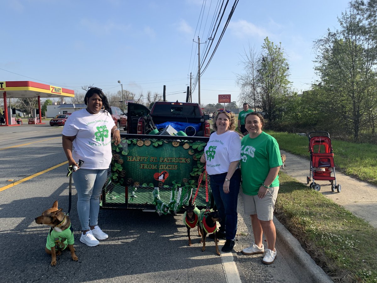 GA_Corrections's tweet image. Johnson SP's "Tails of Success" dog program participated in the Dublin Laurens County St. Patrick's Day Parade. This initiative, in collaboration with the Dublin-Laurens County Humane Society, offers offenders the opportunity to rehabilitate dogs and assist in their training to…