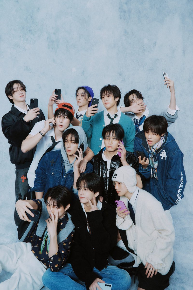 user1206177's tweet image. wonder if we’ll get these outfits for a comeback stage..doesn’t really go with the song and could pass as a nectar performance but really love chanhees outfit here #sooocute