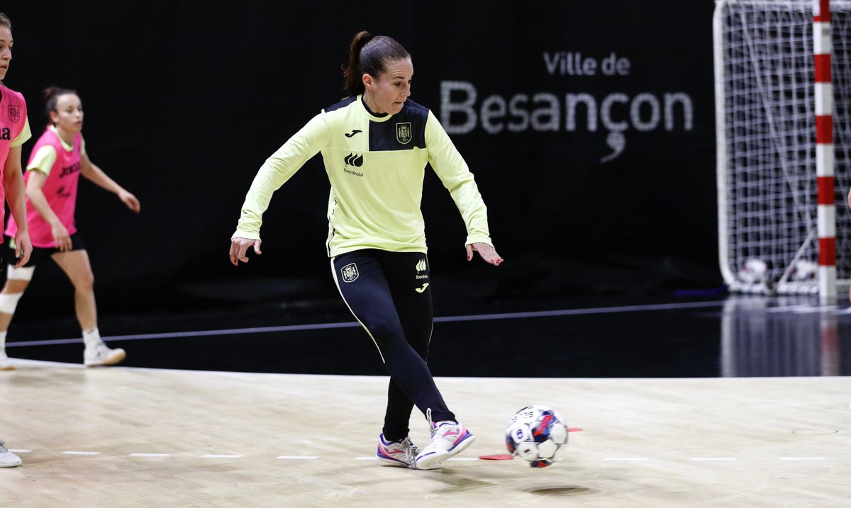 🏋️‍♀️ 𝗣𝗿𝗶𝗺𝗲𝗿 𝗲𝗻𝘁𝗿𝗲𝗻𝗮𝗺𝗶𝗲𝗻𝘁𝗼 𝗰𝗼𝗺𝗽𝗹𝗲𝘁𝗮𝗱𝗼

📍 Besanzón (Francia)

#FutsalEspaña