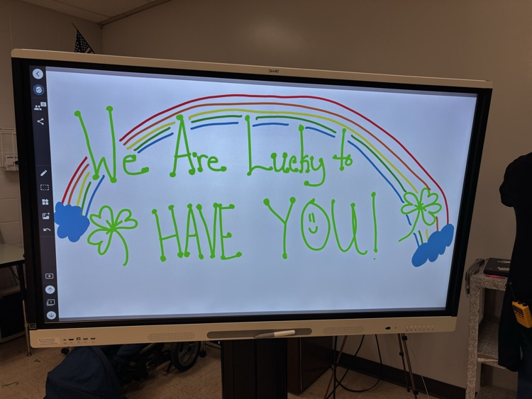 CHPCRUSADERS's tweet image. Today was full of St. Patrick’s Day shenanigans! From surprise pranks to a magical rainbow science experiment, it was filled with fun, learning, and lots of laughter!
We also enjoyed a  delicious rainbow of fruit and pots of gold desserts!