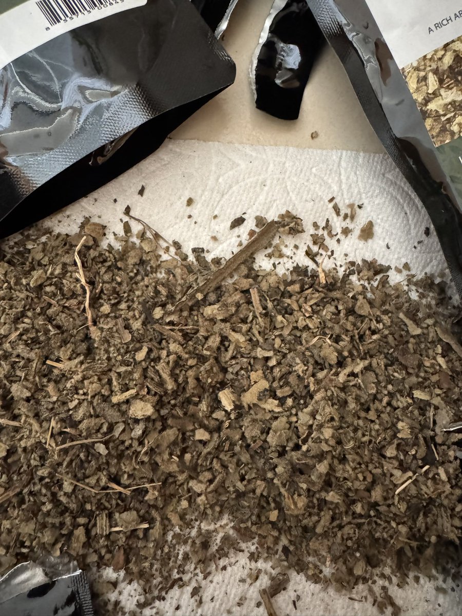 gameofhecentury's tweet photo. Do not buy your #mulleinleaf tea from #fullleaftea look at this old ass dried up dirt mixed shithole they sent me I’ve gotten fresh green full mullein leafs from them before , for the price I expect quality https://t.co/nCmp6b1IlE