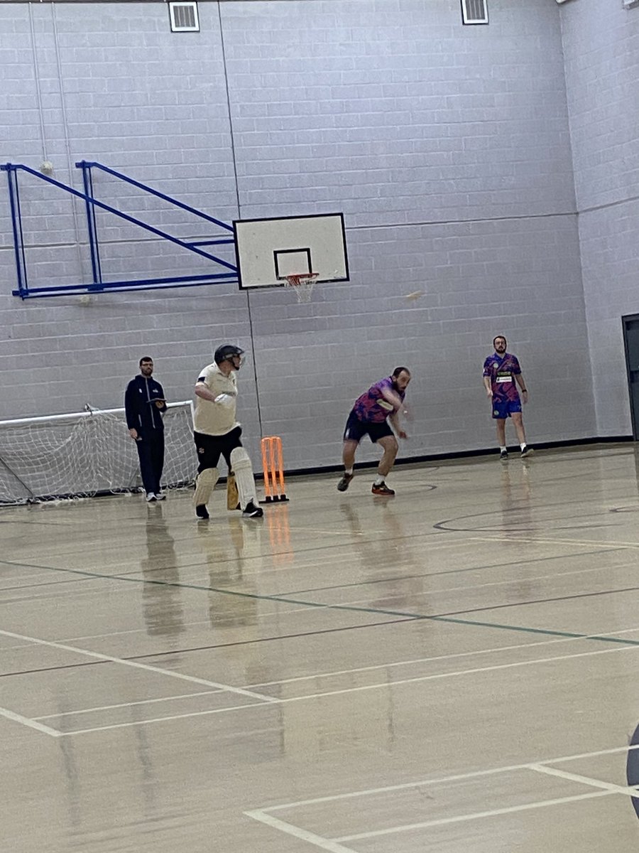 DFCALtd's tweet photo. Week 9 action of our #DFCA Monday Night Adult Indoor Cricket League!
Game 2: @GoldenHillCC vs @DSuperKings
#IndoorCricket #Fun #outsideofwork #social #team https://t.co/VdEhsbxAs4