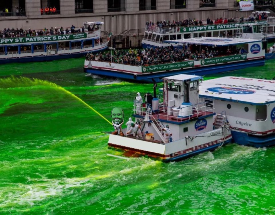 AholeDegen's tweet photo. @Roborealtormatt @pattyice It’s a day for the green https://t.co/Q7qGlWIYme
