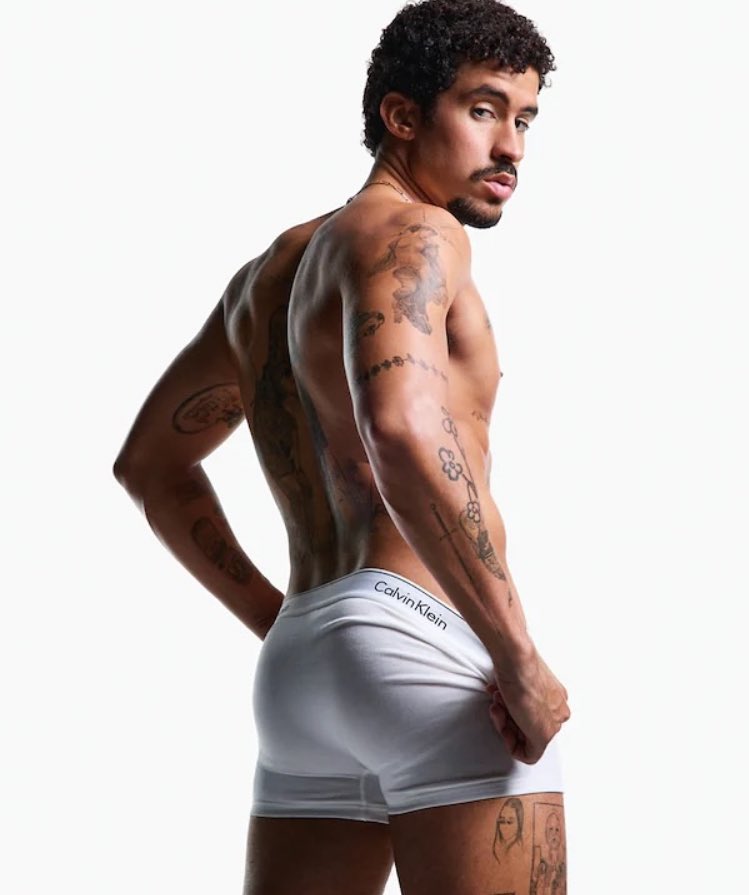 sin lubricante, sin protección, toda la noche, todo el día, misionero, vaquero, vaquero invertido, perrito, hacia atrás, hacia adelante, de lado, boca abajo, en el suelo, en la cama, en el sofá, en una silla, siendo llevada contra la pared, contra la ventana, contra la puerta