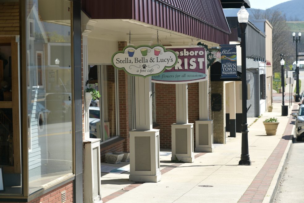 Rural Development VA (@rdvirginia_) on Twitter photo In close-knit communities like Waynesboro, Virginia, neighbors help neighbors. Learn how the local EDA leveraged a 2011 RBDG from <a href="/usdaRD/">Rural Development</a> to help 30+ businesses keep the lights on during tough times. tinyurl.com/mszdjuhz In close-knit communities like Waynesboro, Virginia, neighbors help neighbors. Learn how the local EDA leveraged a 2011 RBDG from <a href="/usdaRD/">Rural Development</a> to help 30+ businesses keep the lights on during tough times. tinyurl.com/mszdjuhz