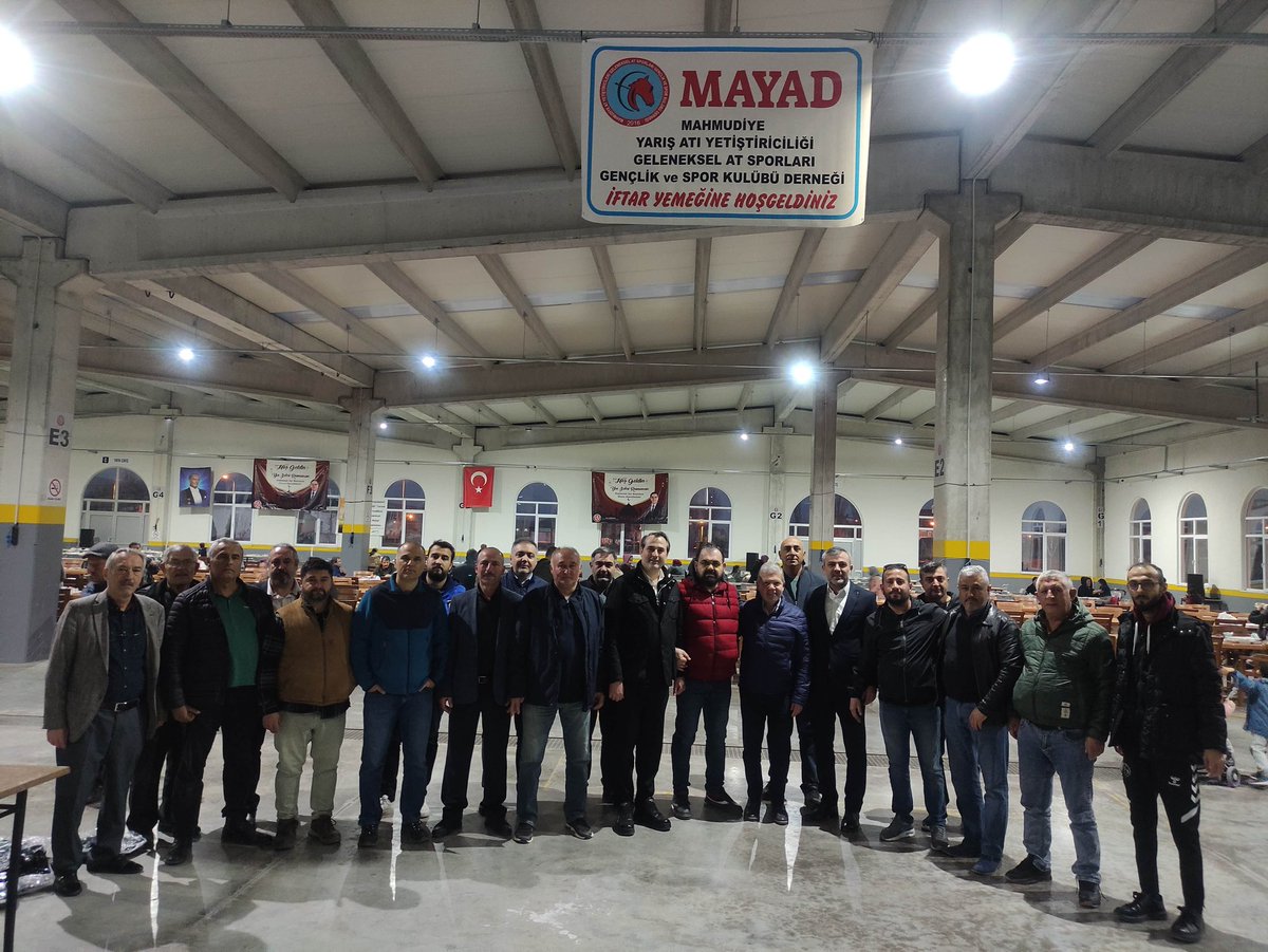 yunus_koku1's tweet photo. Derneğimizin düzenlemiş olduğu iftar yemeğine katılan değerli üyelerimiz ve Mahmudiye halkına ayrıca #TYAYSD Eskişehir şubesi yönetimine teşekkür ederiz.
#ESKİŞEHİR #MAHMUDİYE #MAYAD #TYAYSD 🐎🐎🇹🇷🇹🇷 https://t.co/Ymt3kvzHxT