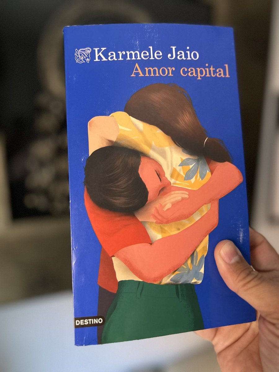 Me ha encantado. Es maravillosa. Cómo escribe <a href="/karmelejaio/">Karmele Jaio</a>. Una novela (a veces un ensayo) sobre el AMOR. No hay uno solo. Existen tantos tipos como personas en el mundo. Nos muestra el amor como salvación, el amor casi como obligación y hasta el amor como “trampa mortal”.
