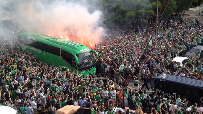 RBB_betis_1907's tweet photo. Lo hemos hecho siempre, ¿POR QUÉ AHORA NO?

NO SOMOS DELINCUENTES, SÓLO QUEREMOS ESTAR CON NUESTRO EQUIPO ANTES, DURANTE Y DESPUÉS DEL PARTIDO.

Cómo siempre, y como lo hacen en todas partes.

@CurryToscanoR (@DGobAndalucia)
@EmergenciasSev 

@RealBetis
@AhoraBetis_ https://t.co/fwxnsKdBvk