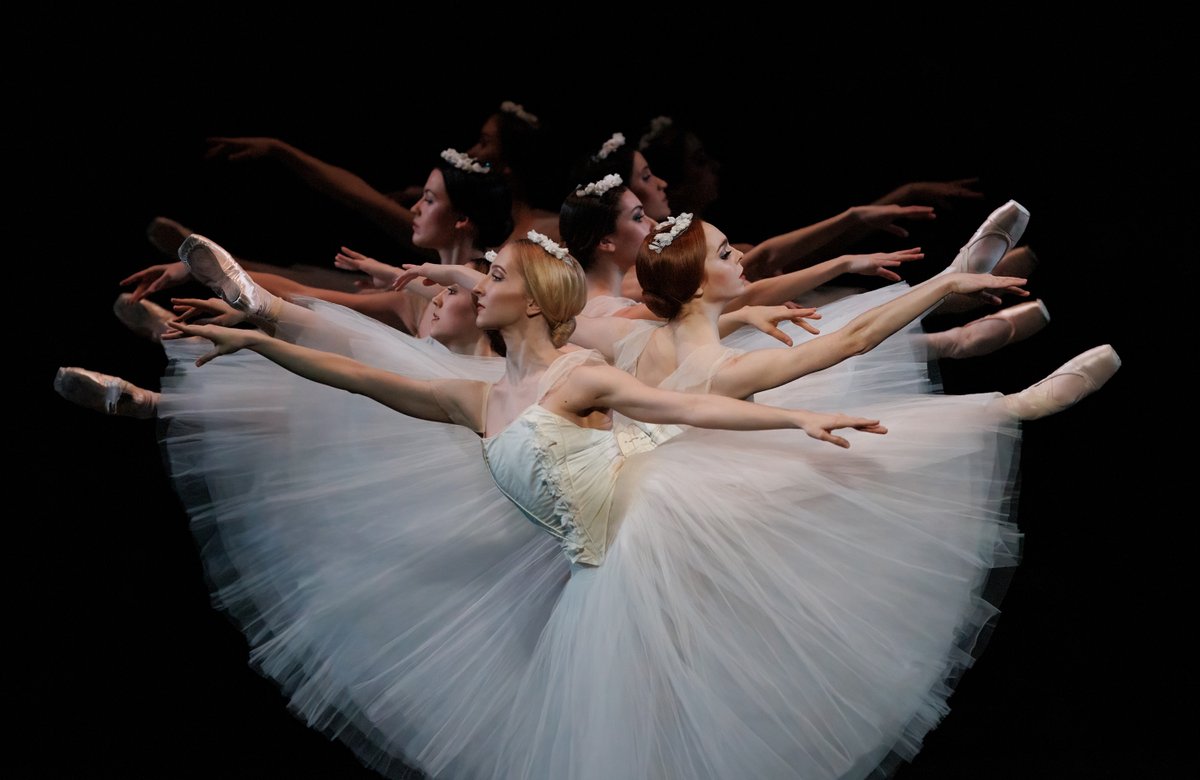 We are heading to Minneapolis, MN with GISELLE from April 18–19 in Northrop at the University of Minnesota. Don't miss Gillian Murphy on stage and the debut of Chloe Misseldine as GISELLE. 

🎫 Tickets at bit.ly/ABT25_Tour_Gis…

📷: Scene from GISELLE. Photo: Ben McKeown.