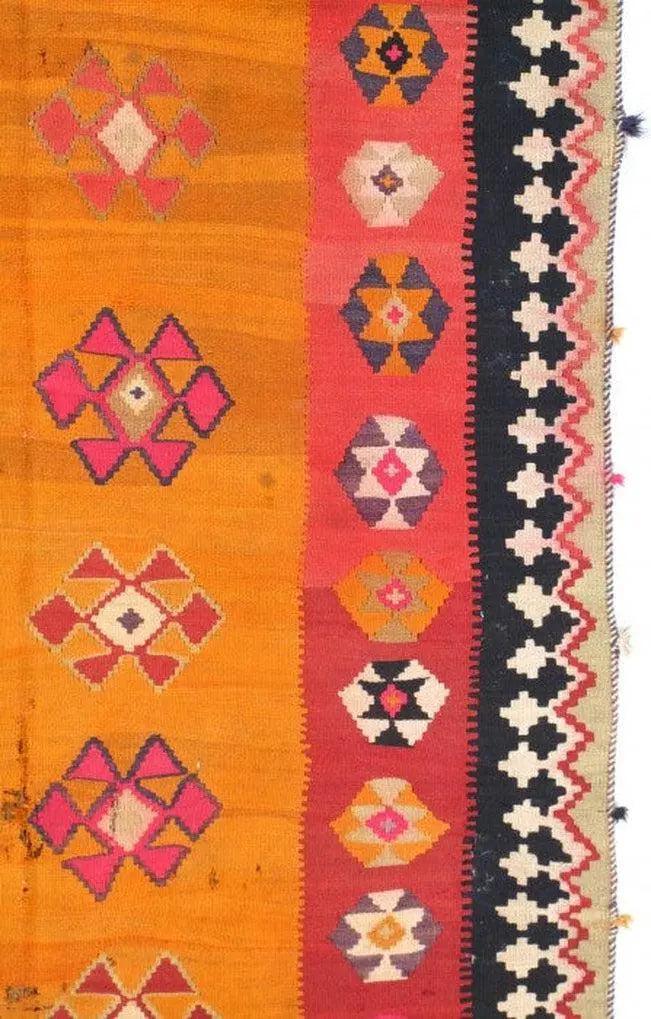 Canvellollc's tweet photo. Canvello Gold Shiraz Affordable Kilim Rug - 4'7'' X 9'5'' 😍 
Shop now 👉👉 https://t.co/gLYisL262T
Browse our collection at https://t.co/ft1V4pGMhh.
#interiordesign #homedecor #ruglove #handmaderug #antiquerugs  #throwpillows https://t.co/zcmZMg81Mn