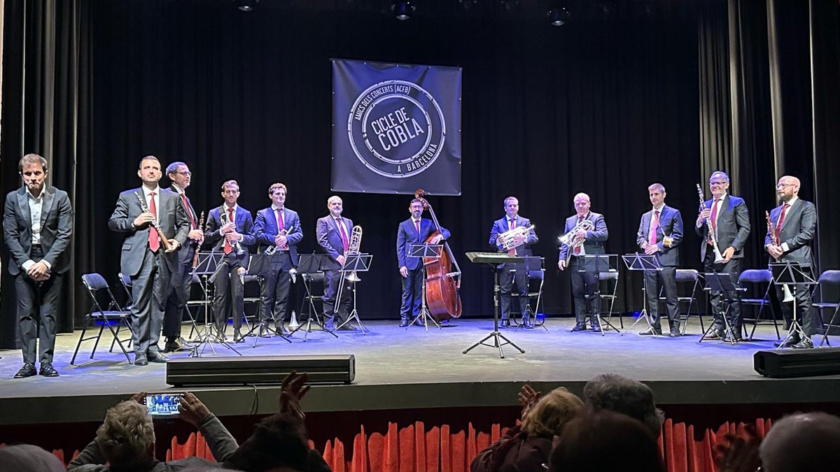 Cobla Sant Jordi - Ciutat de Barcelona tweet media