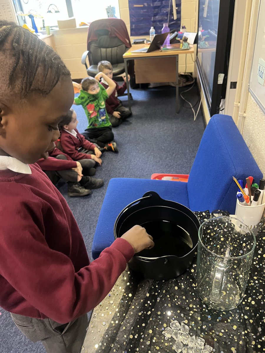 MissFlynnMLP's tweet photo. This morning we followed instructions to make a potion to catch a witch. The children then wrote their own set of instructions. I was very impressed with their work. @MabLanePri @MabLaneEnglish @MrGuyMLP @LiteracyCounts1 #rapunzel #instructions https://t.co/JLwDwblpC3