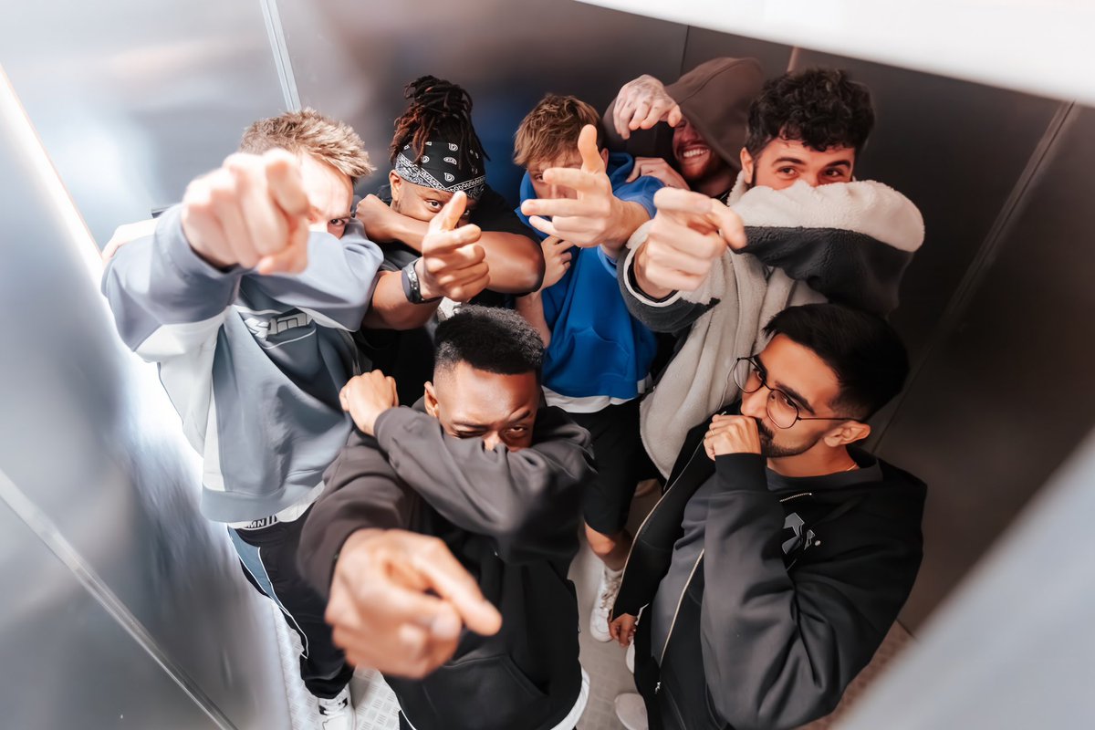 rotaeshaw's tweet image. the best sidemen group photo I've seen in recent times

I love these losers 🤣