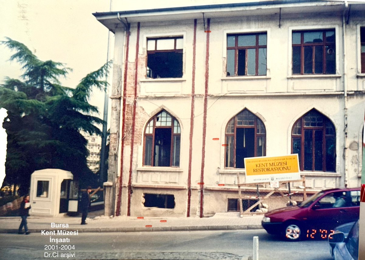 ceyhunirgil's tweet photo. Bursa Kent Müzesi inşaatı
2001-2004 arası…
Eski Adliye binasıyken @bursabuyuksehir tarafından restore edilerek #KentMüzesi yapıldı
.
#BursaTarih #BursaMiras #BursaBellek #BursaMüze #TarihteBugün #Müze #KentTarihi #Arşiv #Bursa @bursabuyuksehir @uludagkurumsal @BUUTipFakultesi @BursaValiligi @Bursa_Okulu @kultursanatbbb @BursaKentKonsey