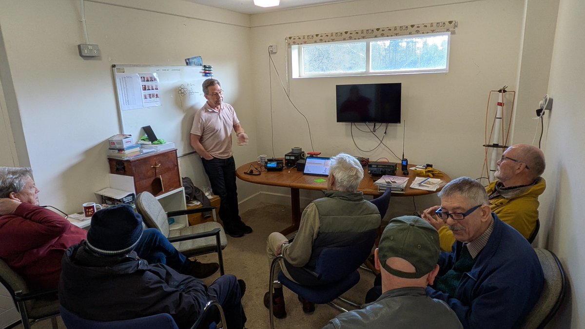 Bracknell Amateur Radio Club G4BRA tweet media