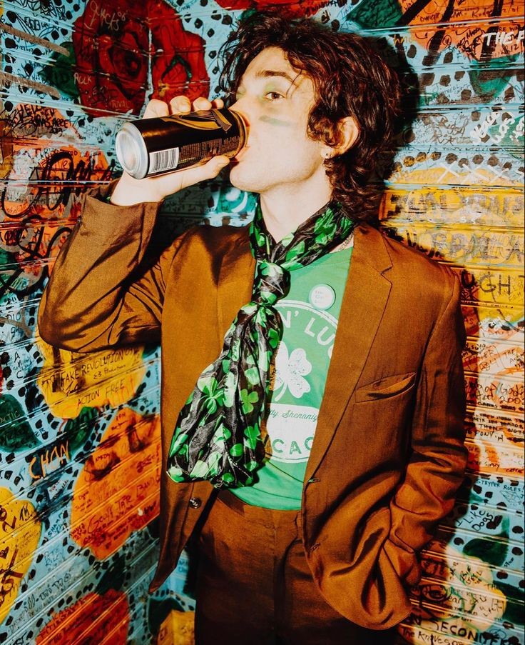 best of elijah hewson (@dailyhewson) on Twitter photo 