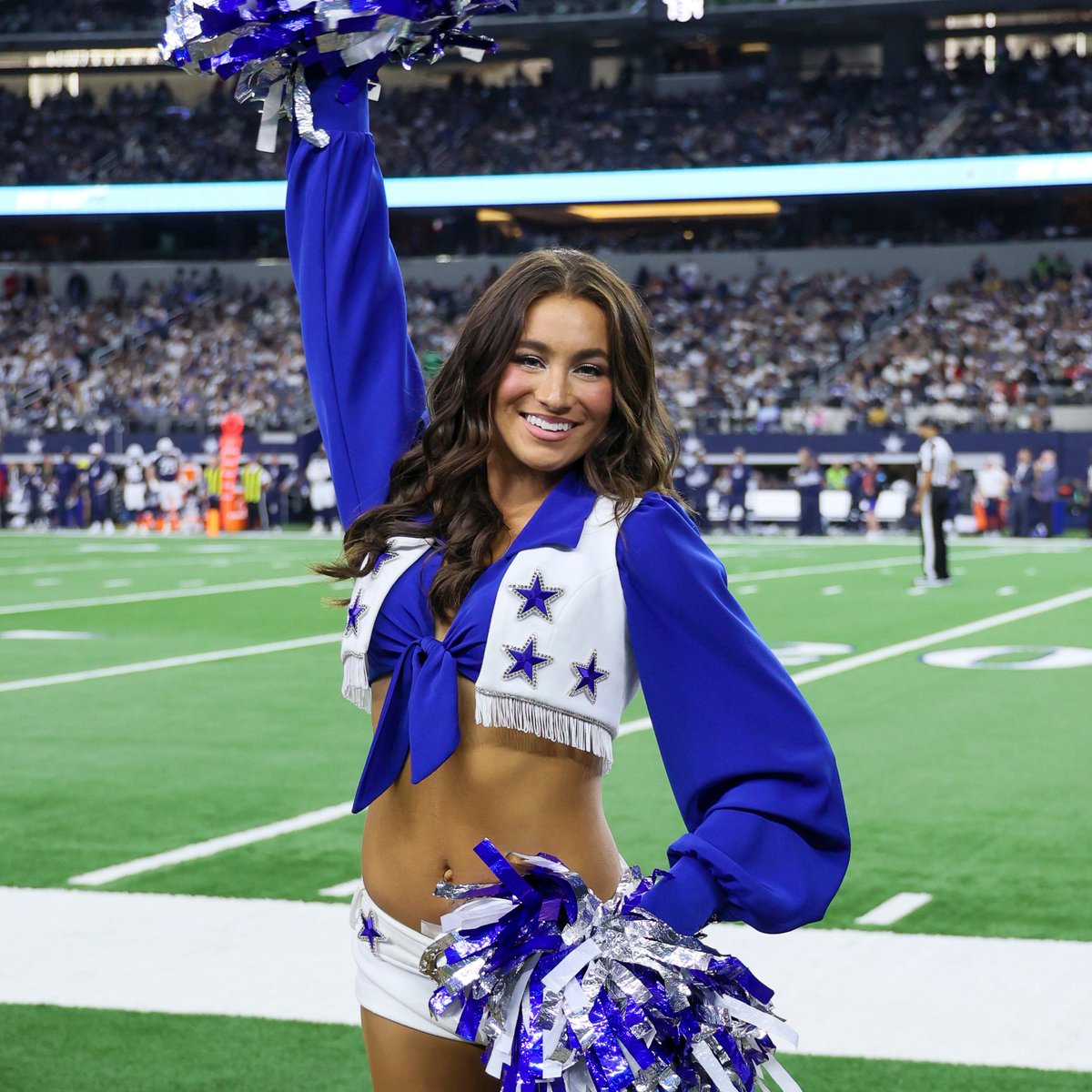 DCCheerleaders's tweet image. Another 365 for Abby 💖 Happy Birthday!

@Invisalign | #WinningSmiles