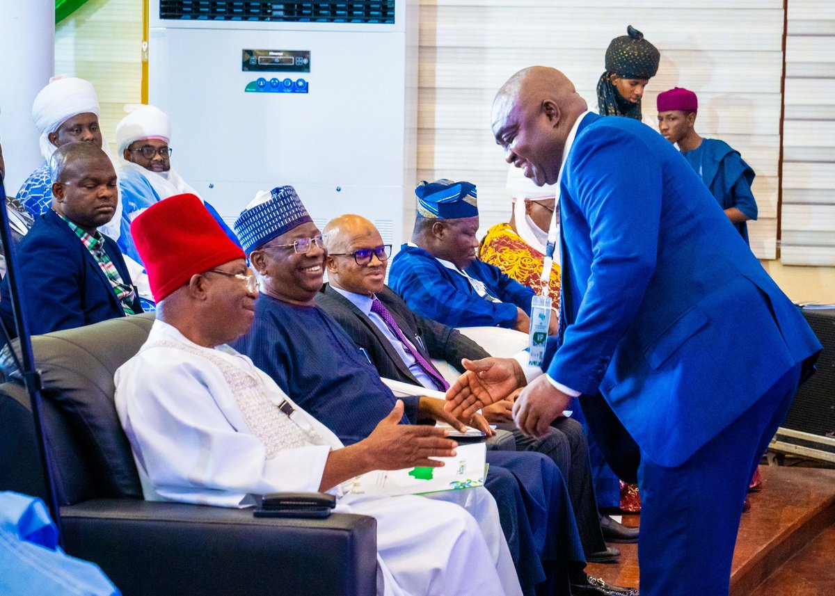 icrcng's tweet photo. Today, at the #RenewedHopeHousingPPPSummit, @ICRC was identified as key to bridge housing gap.

Here’s why:
🏡 28m deficit
🏗️ @fmhud_ng plans 20m affordable units
📅 500,000 to be built yearly
🔑 To be powered by #PPP, with ICRC as REGULATOR.
#PPPIsWorking under @officialABAT https://t.co/mudp4XWL3P