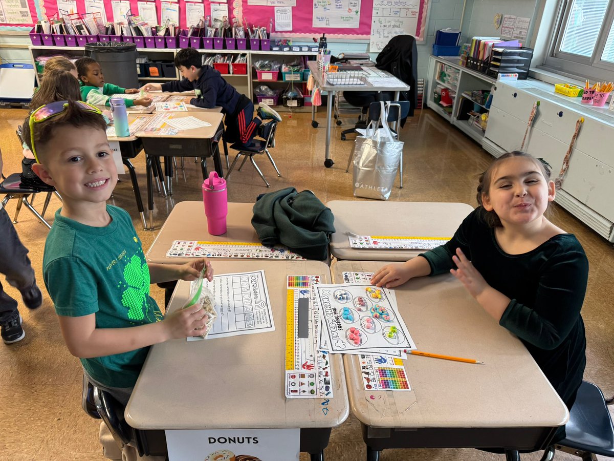 St. Patrick’s Day fun! Counting, sorting and comparing lucky charms! 🍀🌈 <a href="/SEM_Dalers/">SEM Dalers</a>