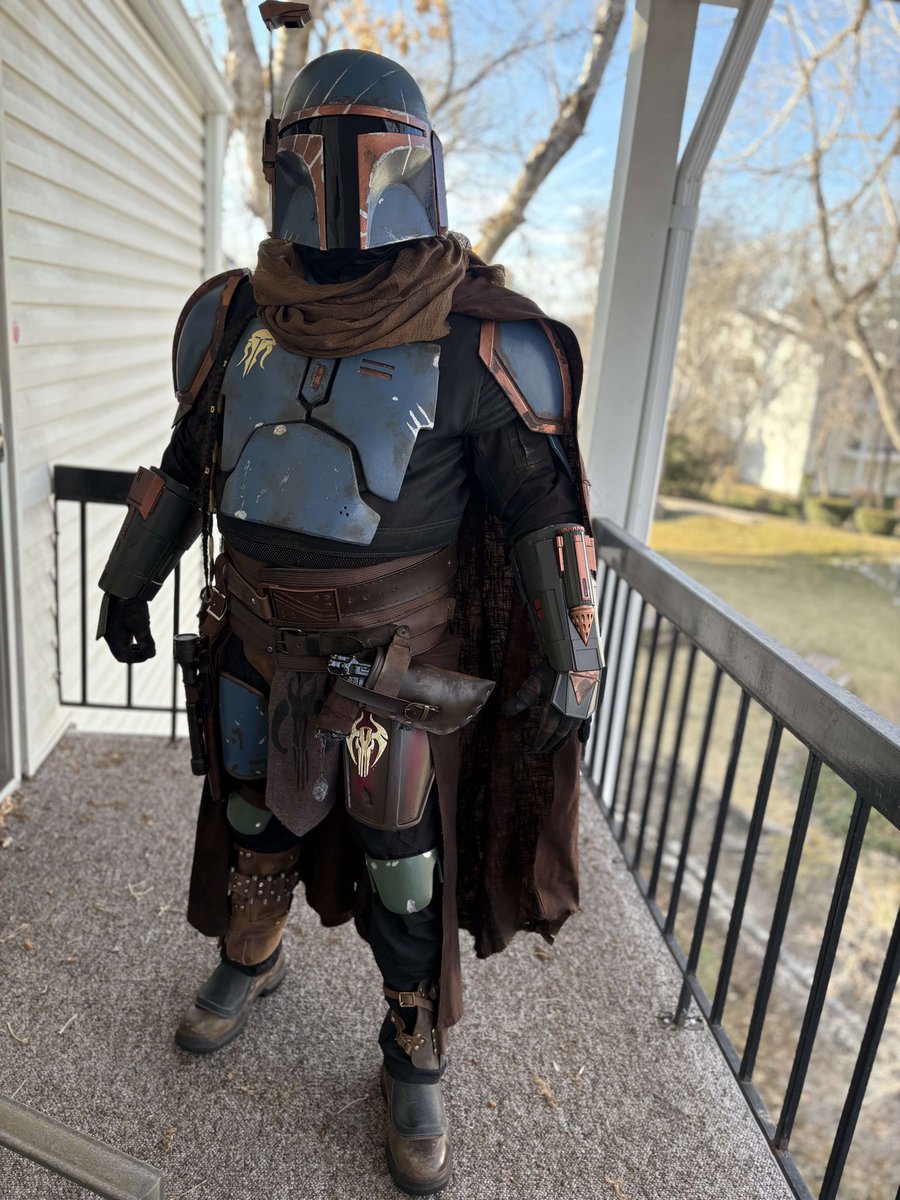 Find out more about MANDO MERCS and how to build your own Mandalorian armor costume:

mandalorianmercs.org/educate

#kraytclanmandos, #mandomercs, #MMCC
@roguebase
@alpinegarrison 
@rockymountaindroidbuilders
