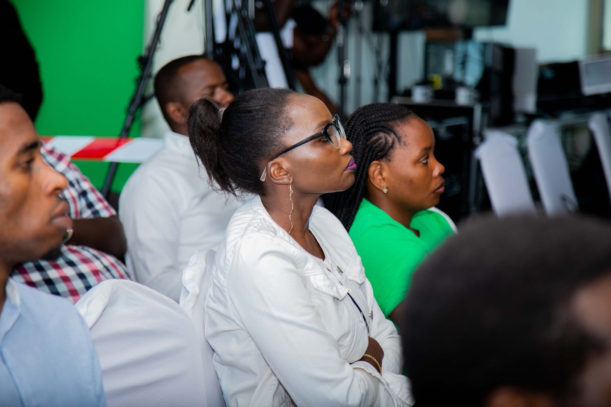 Fallohide tweet media